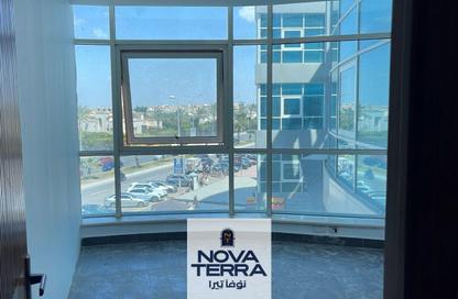 Office Space - 2 Bedrooms - 1 Bathroom for rent in Kargo Mall - Al Shabab St. - Sheikh Zayed City - Giza