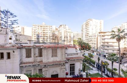 Apartment - 3 Bedrooms - 2 Bathrooms for sale in Abdel Moneim Al Dalel St. - Tharwat - Hay Sharq - Alexandria