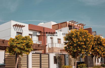Townhouse - 3 Bedrooms - 4 Bathrooms for sale in Cluster 4 - Hyde Park - New Cairo City - Cairo