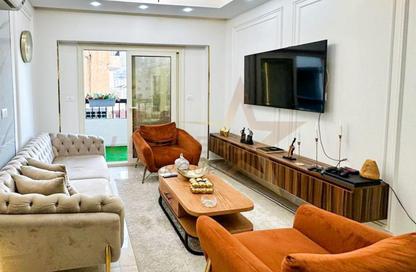 Apartment - 3 Bedrooms - 1 Bathroom for sale in Khaled Ibn Al Walid St. - Miami - Hay Awal El Montazah - Alexandria