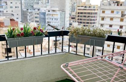 Apartment - 3 Bedrooms - 1 Bathroom for sale in Khaled Ibn Al Walid St. - Miami - Hay Awal El Montazah - Alexandria