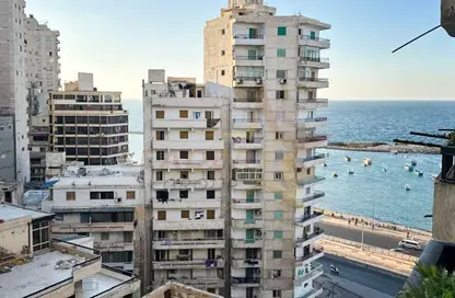 Apartment - 3 Bedrooms - 1 Bathroom for sale in Khaled Ibn Al Walid St. - Miami - Hay Awal El Montazah - Alexandria