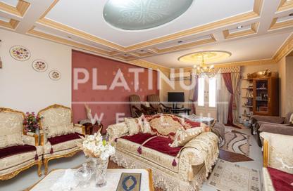 شقة - 3 غرف نوم - 3 حمامات للبيع في شارع عبد الكريم الخطابي - سبورتنج - حي شرق - الاسكندرية