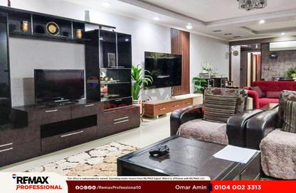 Apartment - 4 Bedrooms - 3 Bathrooms for sale in Khalil Mutran St. - Saba Basha - Hay Sharq - Alexandria