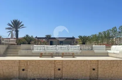 شاليه - 2 غرف نوم - 2 حمامات للبيع في بيت البحر - سيدي حنيش - الساحل الشمالي شاليه - 2 غرف نوم - 2 حمامات للبيع في بيت البحر - سيدي حنيش - الساحل الشمالي