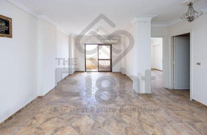 Apartment - 3 Bedrooms - 2 Bathrooms for sale in Bin Mosleh Al Arman St. - Miami - Hay Awal El Montazah - Alexandria