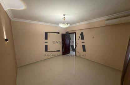 Apartment - 3 Bedrooms - 2 Bathrooms for rent in Al Sadat Axis - The 1st Settlement - New Cairo City - Cairo