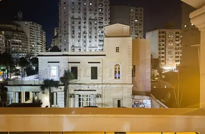 شقة - 3 غرف نوم - 2 حمامات للبيع في شارع وينجت - بولكلي - حي شرق - الاسكندرية