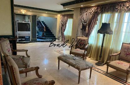 Duplex - 4 Bedrooms - 2 Bathrooms for sale in Saray El Qobba - El Zaytoun - Hay El Zaytoun - Cairo