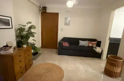 Apartment - 2 Bedrooms - 2 Bathrooms for rent in Shagaret Al Dor St. - Zamalek - Cairo