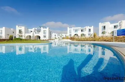 Chalet - 3 Bedrooms - 2 Bathrooms for sale in Mountain View - Ras Al Hekma - North Coast