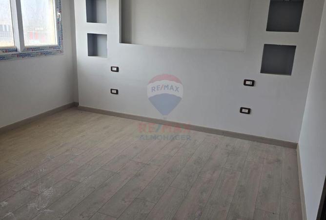 8667878 - Property Image 2