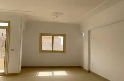 شقة - 3 غرف نوم - 3 حمامات للايجار في شرق الاكاديمية - مدينة القاهرة الجديدة - القاهرة