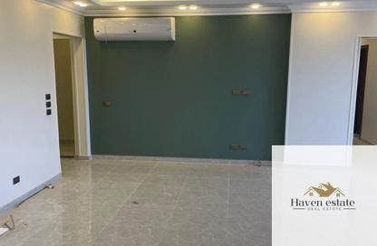 Apartment - 3 Bedrooms - 3 Bathrooms for rent in Garden Residence - Hyde Park - New Cairo City - Cairo