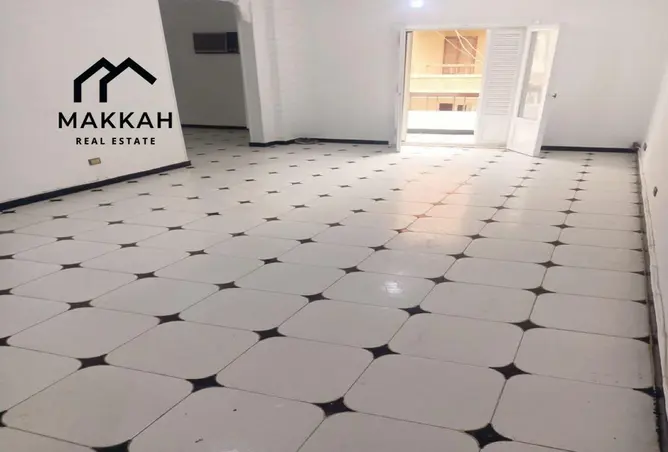 98818136 - Property Image 3