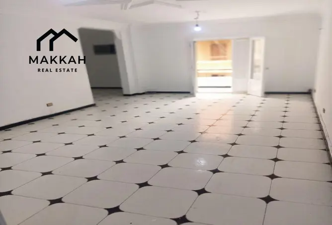 98818136 - Property Image 2