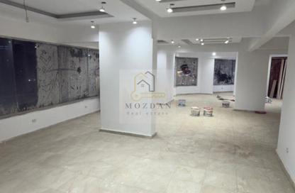 Office Space - Studio - 2 Bathrooms for rent in 10th Sector - Zahraa El Maadi - Hay El Maadi - Cairo