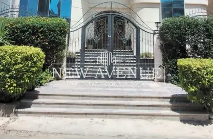 بناية كاملة - استوديو - 8 حمامات للايجار في شارع الريحان - غرب سوميد - مدينة 6 أكتوبر - الجيزة