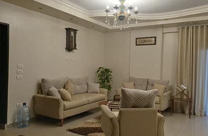 Apartment - 3 Bedrooms - 3 Bathrooms for sale in 5th Neighborhood - 4th Area - Shorouk City - Cairo