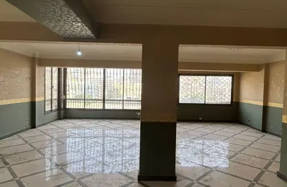 شقة - 3 غرف نوم - 2 حمامات للبيع في شارع الدكتور ميشيل باخوم - الدقي - الجيزة