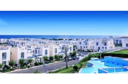 Chalet - 2 Bedrooms - 2 Bathrooms for sale in Mountain View - Ras Al Hekma - North Coast