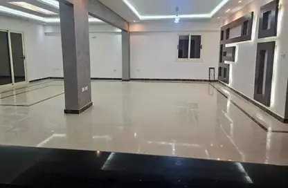 شقة - 3 غرف نوم - 2 حمامات للايجار في شارع 17 - الحي الخامس - التجمع الخامس - مدينة القاهرة الجديدة - القاهرة