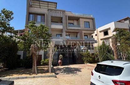 شقة - 3 غرف نوم - 3 حمامات للبيع في حي النادي - مدينة الشروق - القاهرة