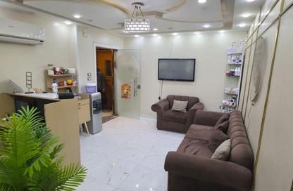 Clinic - 4 Bedrooms - 2 Bathrooms for sale in Al Dokki St. - Dokki - Giza