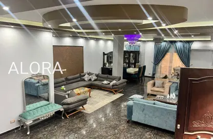 شقة - 4 غرف نوم - 4 حمامات للايجار في شارع البستان - الحي التاسع - الشيخ زايد - الجيزة