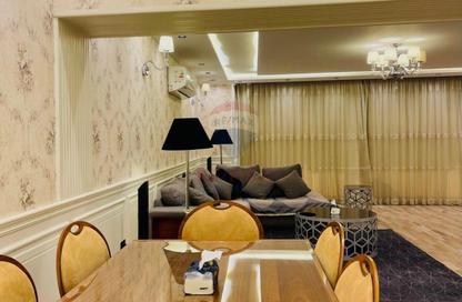 Apartment - 2 Bedrooms - 2 Bathrooms for rent in Cornish El Nile St. - Maadi - Hay El Maadi - Cairo
