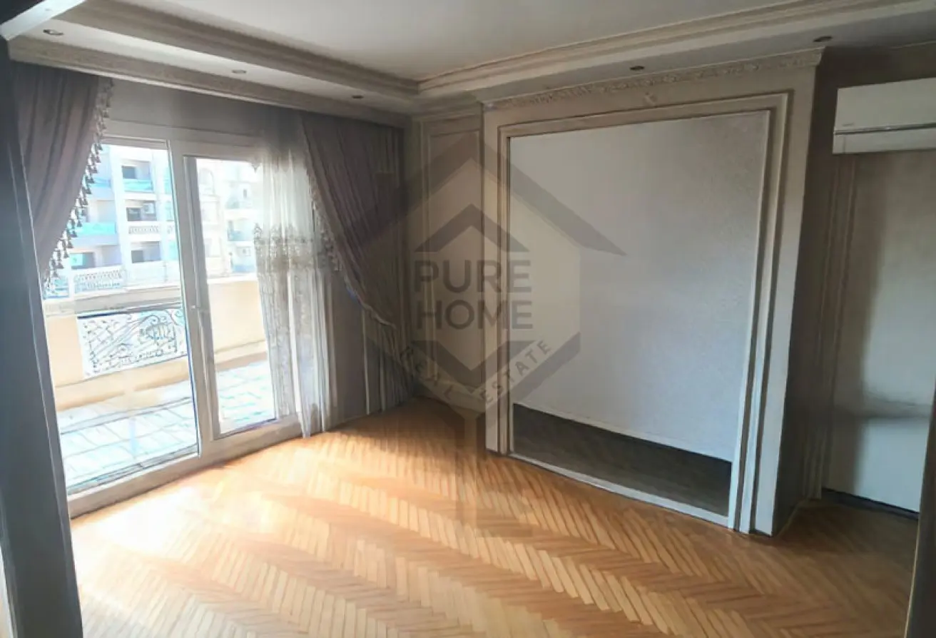 98003705 - Property Main Image
