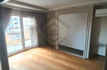 Apartment - 4 Bedrooms - 2 Bathrooms for rent in Mohamed Fawzy Moaz St. - Smouha - Hay Sharq - Alexandria
