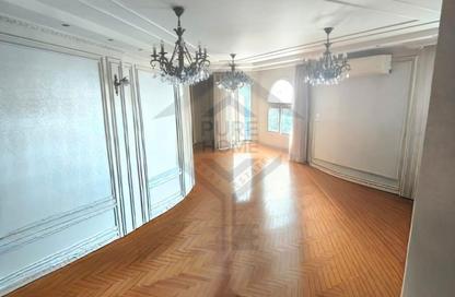 Apartment - 4 Bedrooms - 2 Bathrooms for rent in Mohamed Fawzy Moaz St. - Smouha - Hay Sharq - Alexandria