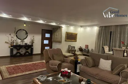 شقة - 3 غرف نوم - 2 حمامات للبيع في شارع حافظ رمضان - المنطقة السادسة - مدينة نصر - القاهرة