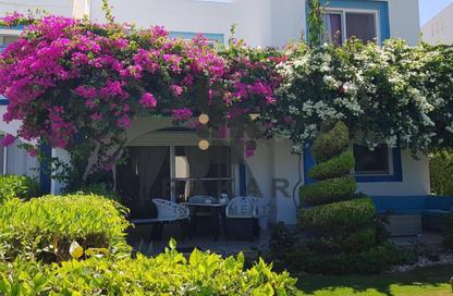 Chalet - 2 Bedrooms - 2 Bathrooms for sale in Mountain View - Ras Al Hekma - North Coast