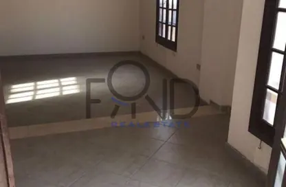 شقة - 2 غرف نوم - 2 حمامات للبيع في محور طلعت حرب - الحي الثاني - التجمع الخامس - مدينة القاهرة الجديدة - القاهرة