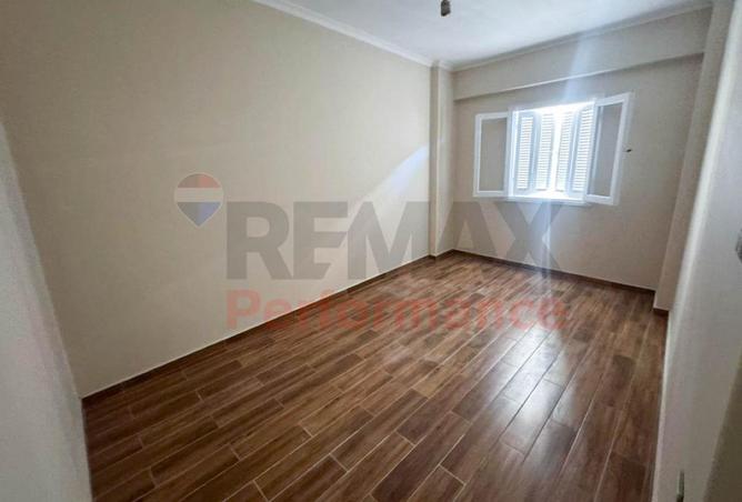 8613805 - Property Image 3