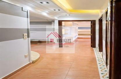 مساحات مكتبية - 8 غرف نوم - 3 حمامات للايجار في المهندسين - الجيزة