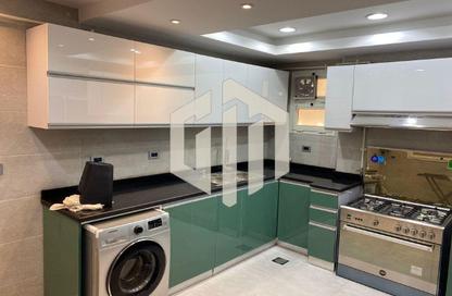 Apartment - 2 Bedrooms - 1 Bathroom for rent in Cluster 18 - Hyde Park - New Cairo City - Cairo