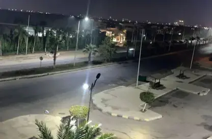 شقة - 3 غرف نوم - 2 حمامات للايجار في الحي السابع - الشيخ زايد - الجيزة