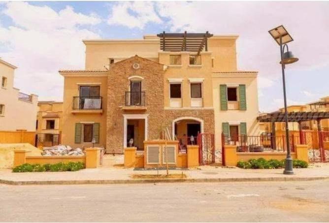 98831039 - Property Image 2