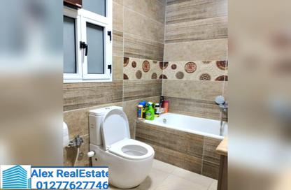 Apartment - 3 Bedrooms - 2 Bathrooms for rent in Roushdy St. - Roushdy - Hay Sharq - Alexandria