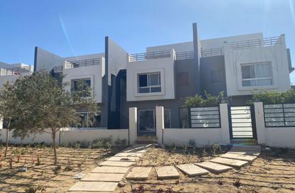 Townhouse - 5 Bedrooms - 5 Bathrooms for sale in Garden Residence - Hyde Park - New Cairo City - Cairo