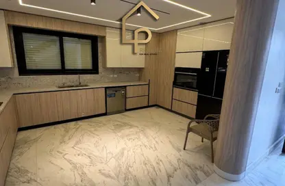 فيلا - 4 غرف نوم - 4 حمامات للايجار في ذا كراون - طريق مصر اسكندرية الصحراوي - مدينة 6 أكتوبر - الجيزة