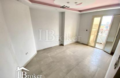 Apartment - 2 Bedrooms - 1 Bathroom for sale in Moharam Bek - Hay Wasat - Alexandria