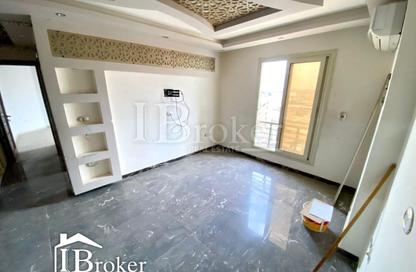 Apartment - 2 Bedrooms - 1 Bathroom for sale in Moharam Bek - Hay Wasat - Alexandria
