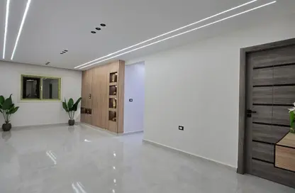 شقة - 3 غرف نوم - 2 حمامات للبيع في البوابة الرابعة - مينا - حدائق الاهرام - الجيزة