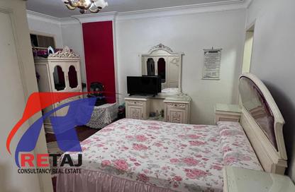 Apartment - 3 Bedrooms - 2 Bathrooms for sale in Abdallah Ibn Al Taher St. - 6th Zone - Nasr City - Cairo