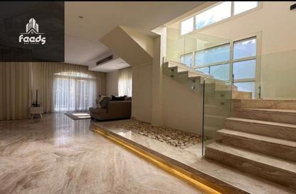 Villa - 5 Bedrooms - 4 Bathrooms for sale in Stone Park - 5th Settlement Compounds - The 5th Settlement - New Cairo City - Cairo