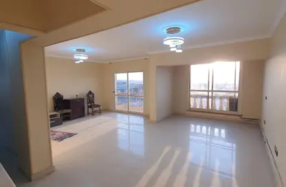 شقة - 3 غرف نوم - 1 حمام للايجار في شارع المنطقه الحره - الوفاء والأمل - مدينة نصر - القاهرة